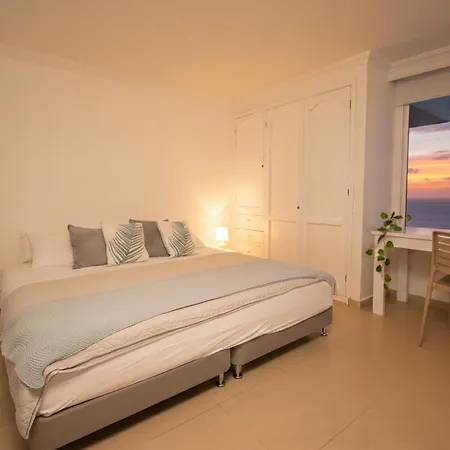 Apartamento Con Vista Al Mar, Cerca A Bocagrande